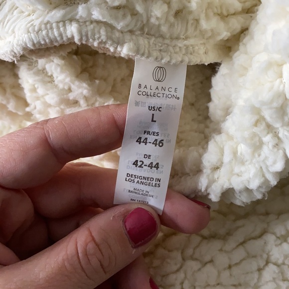 Austin Pullover- Balance Collection - Picture 12 of 12